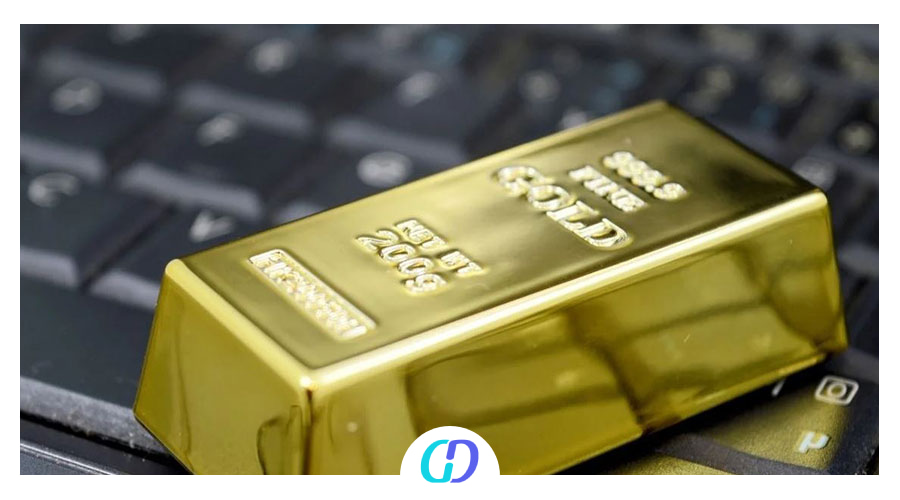شمش طلای 24 عیار روی کیبورد
